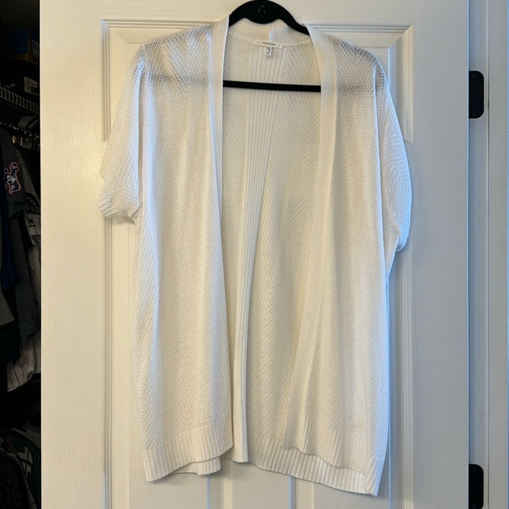 Women Maurice’s white short sleeve cardigan XL